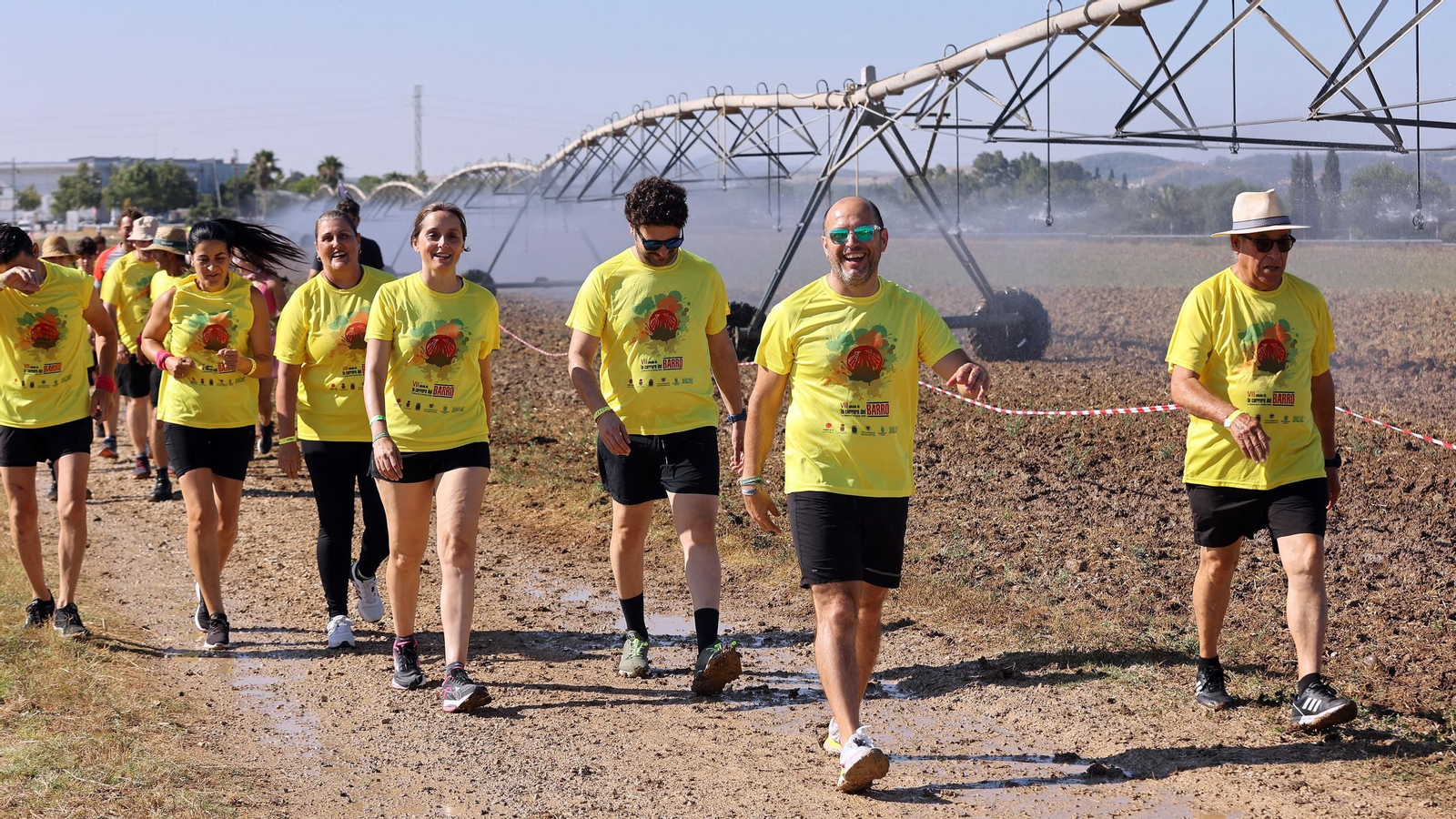 Búscate en la VII Carrera del Barro en La Barca