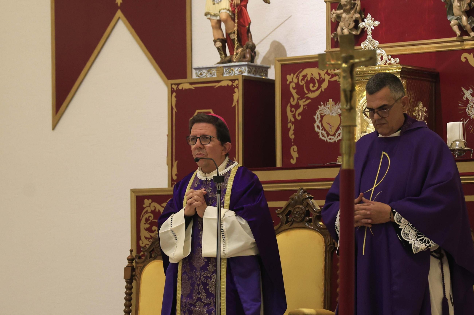 Ramón Valdivia, administrador apostólico de la Diócesis de Cádiz y Ceuta, realiza su primera visita al Campo de Gibraltar con una misa en la iglesia del Saladillo, en Algeciras