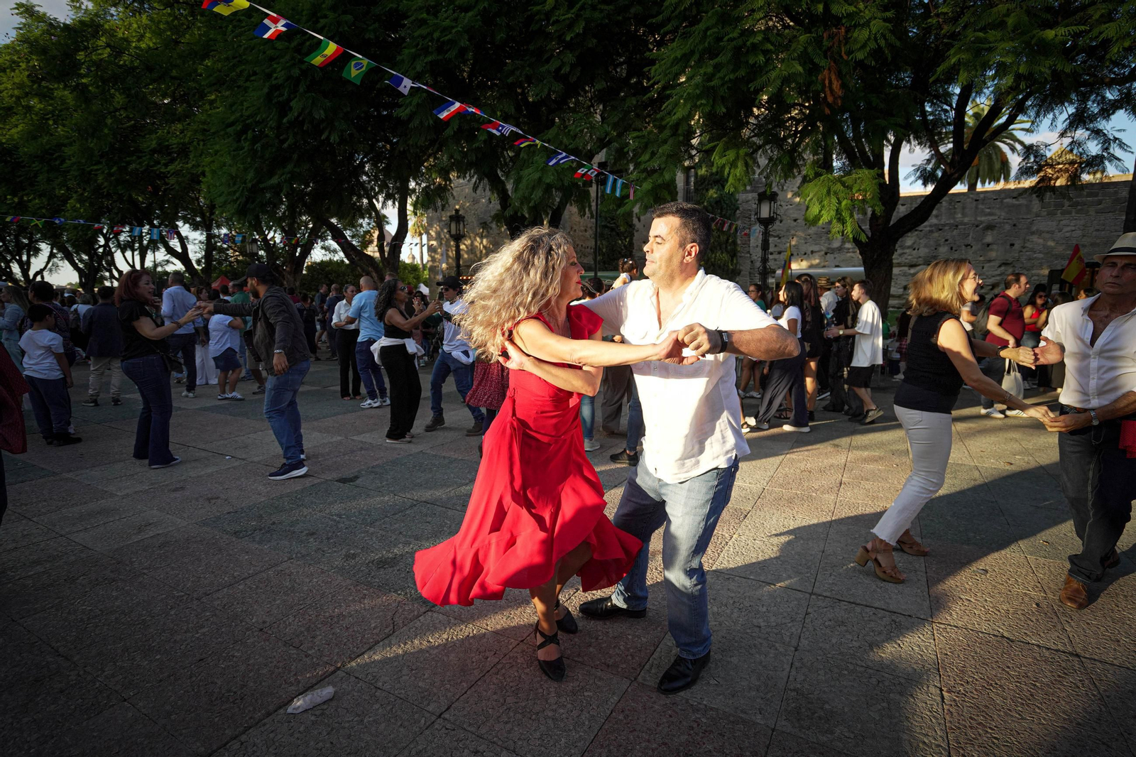 Imágenes de la fiesta Alma Hispana y la Noche Azul y Blanca en Jerez