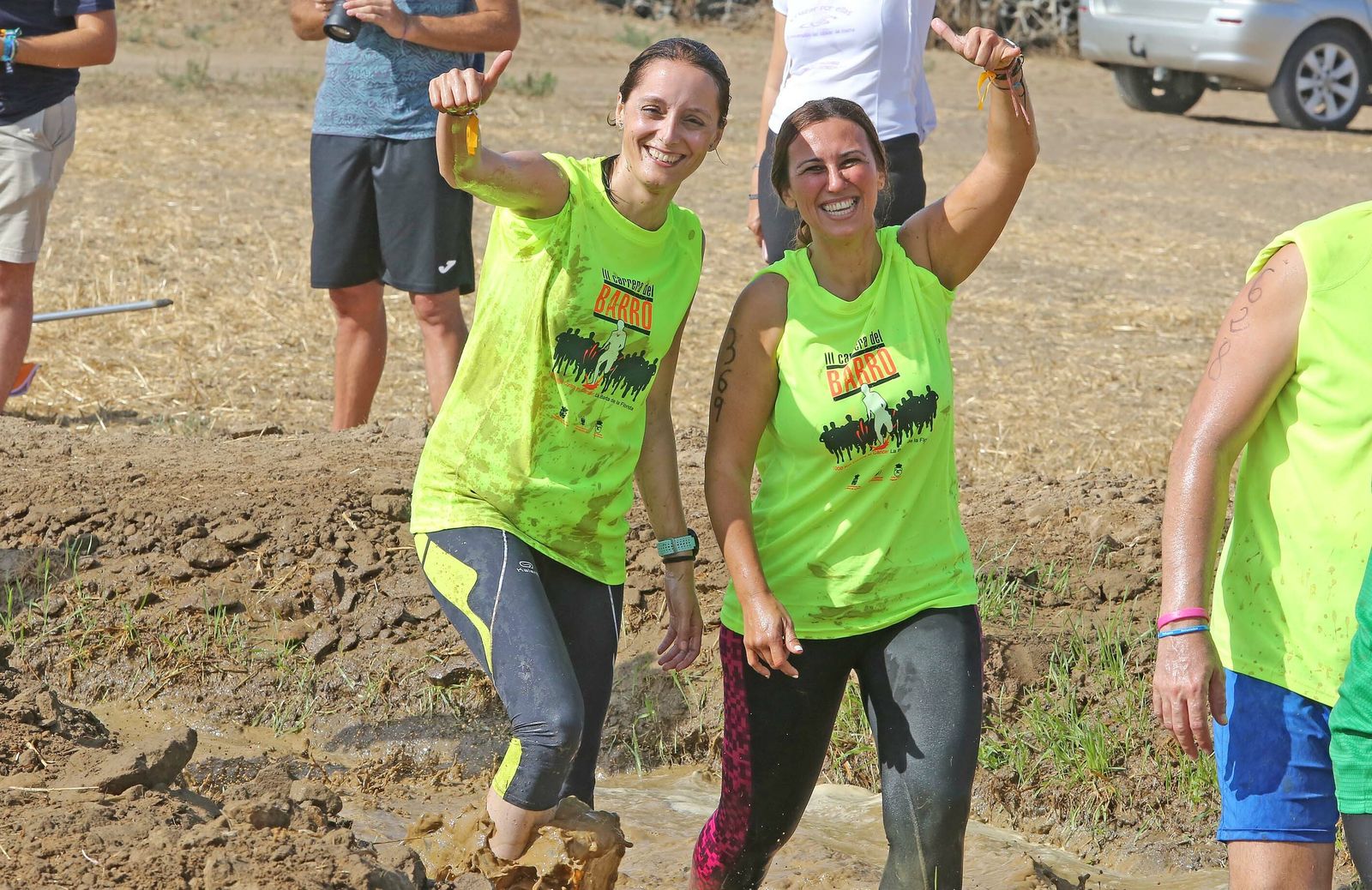 Imágenes de la carrera del barro celebrada en La Barca