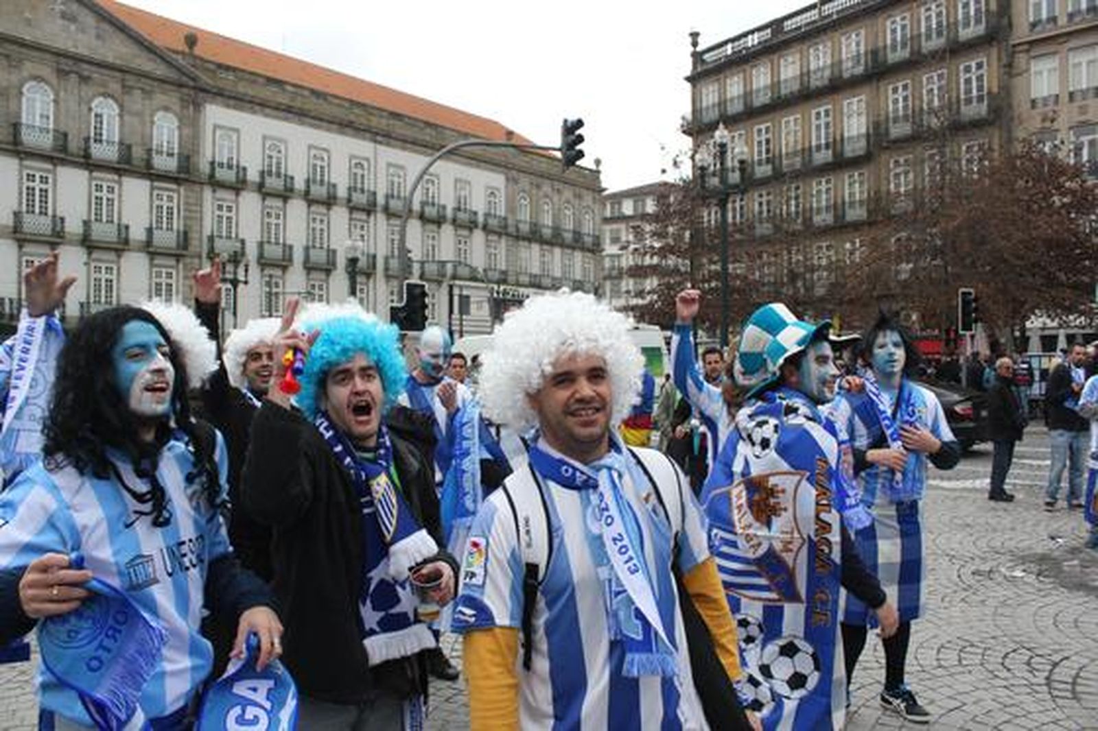 Malaguistas en la plaza de la Libertad

Foto: J. L. Malo
