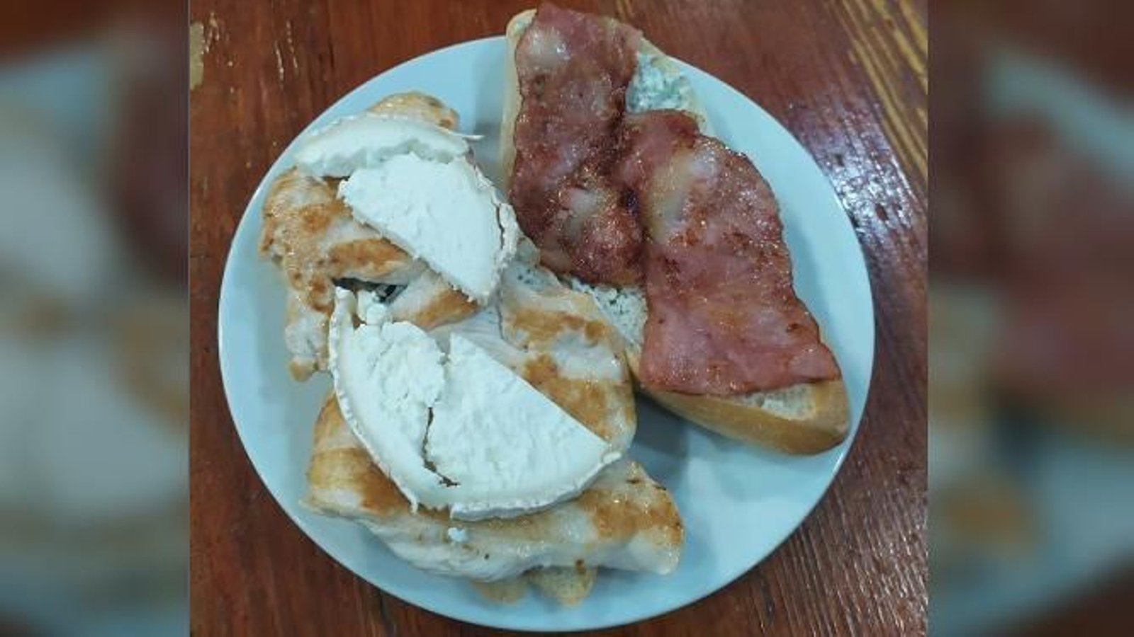 El montadito 'Duarte', uno de los más populares del local