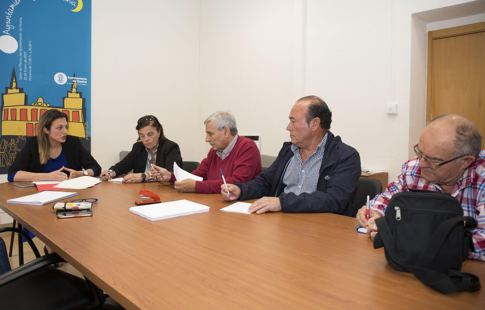 Los presidentes de las federaciones, José Luis Rebollo, Francisco Ruiz y Andrés García, con María José Rodríguez.