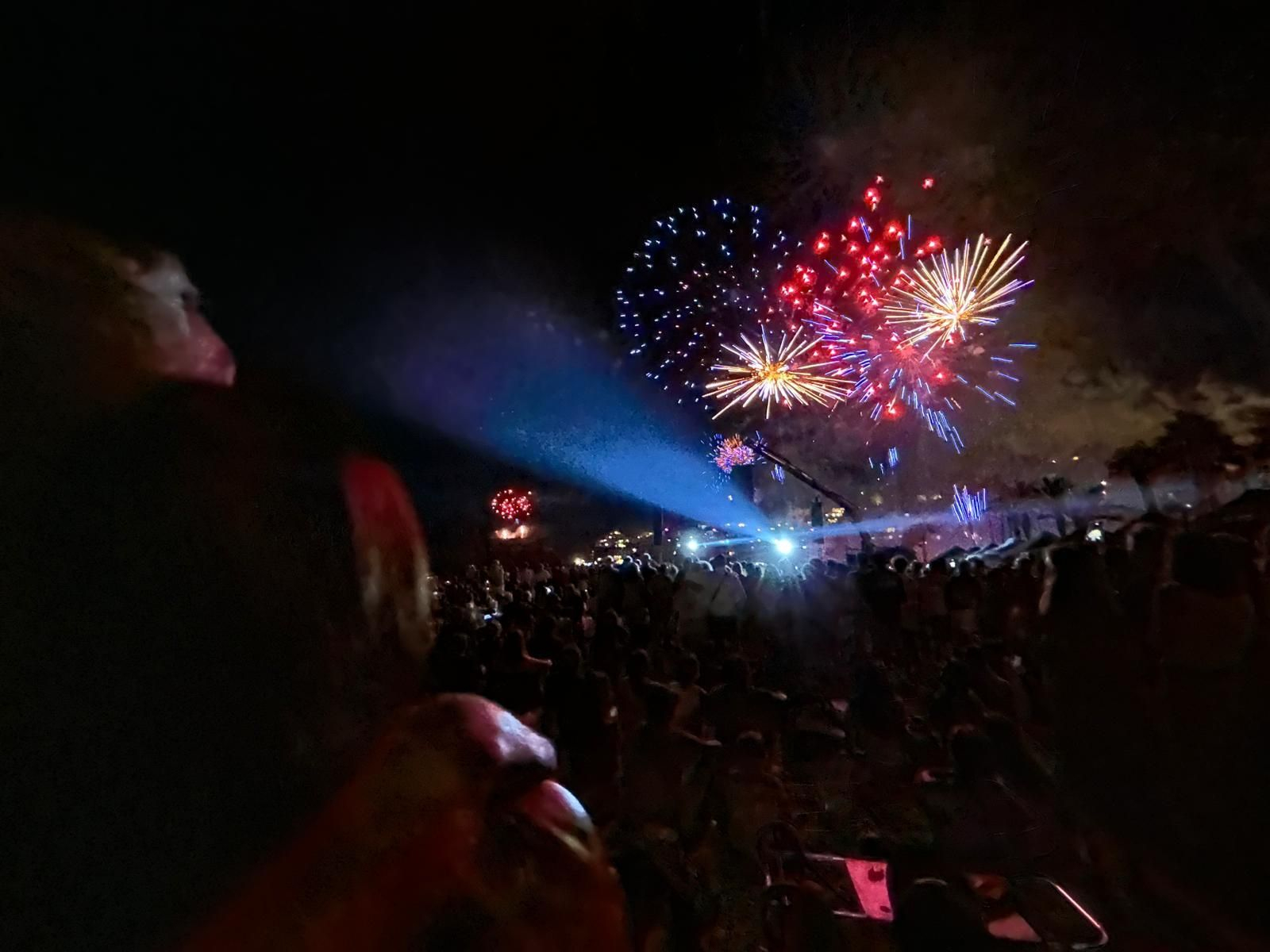 Fotos | Finalizan las fiestas de Almuñécar con mucho ritmo, luces y procesiones