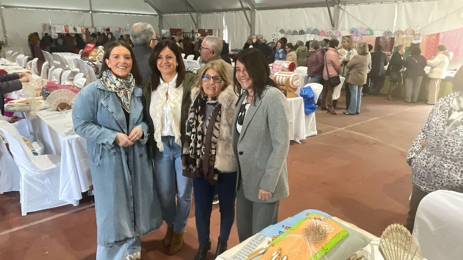 El XXI Encuentro Nacional de Encajeras de Bolillo de Puente Genil, en imágenes