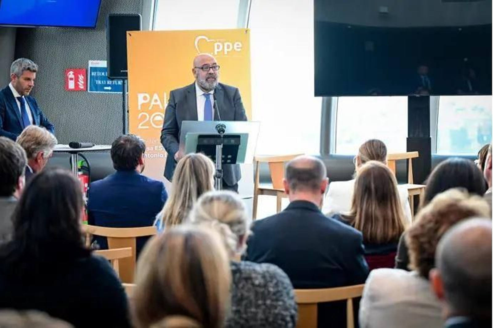 l alcalde de Palma, Jaime Martínez, en la presentación de la candidatura de Palma a capital europea en Bruselas.