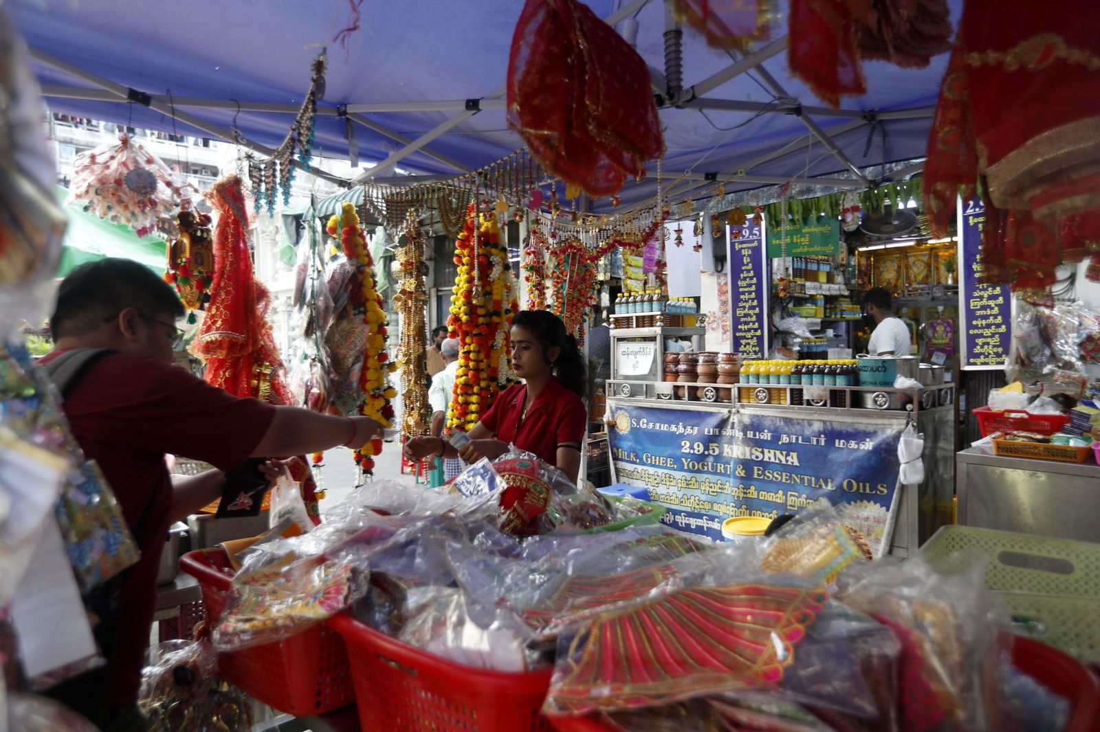 Las preciosas imágenes de la celebración del Diwali en India: un festival de luz y color