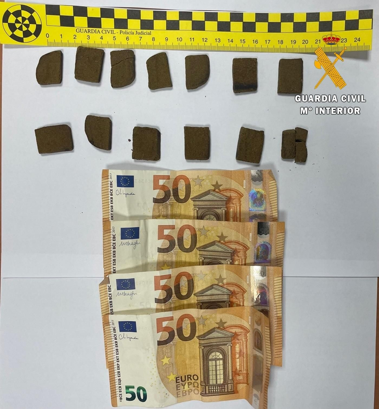 Hachís intervenido por la Guardia Civil en Pulpí.