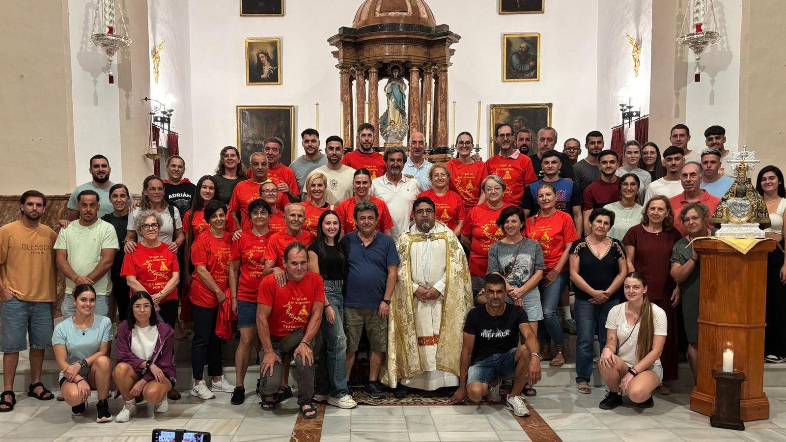 Peregrinos en la Iglesia de San Patricio de Albuñol, Septiembre 2025