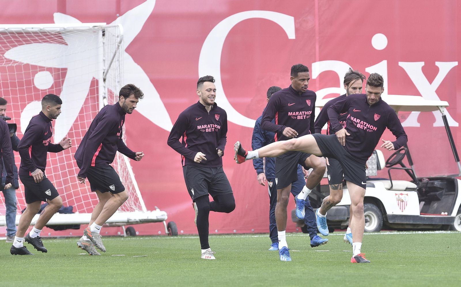 Banega, Franco Vázquez, Ocampos, Fernando, Gudelj y Sergi Gómez, ayer en la ciudad deportiva.