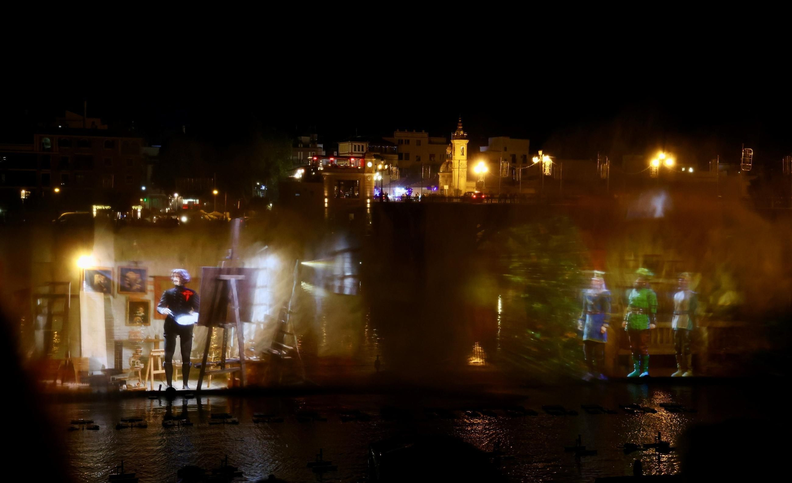 Así es la nueva edición de 'Navigalia': las fotos del espectáculo en el río