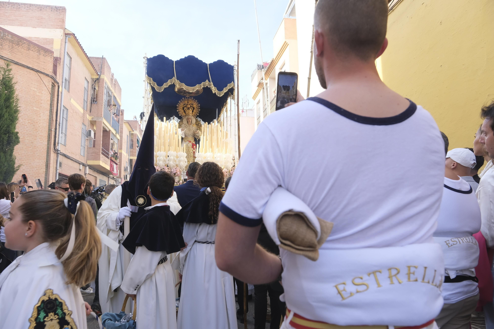 Lunes Santo en Córdoba: la procesión de la Estrella, en imágenes