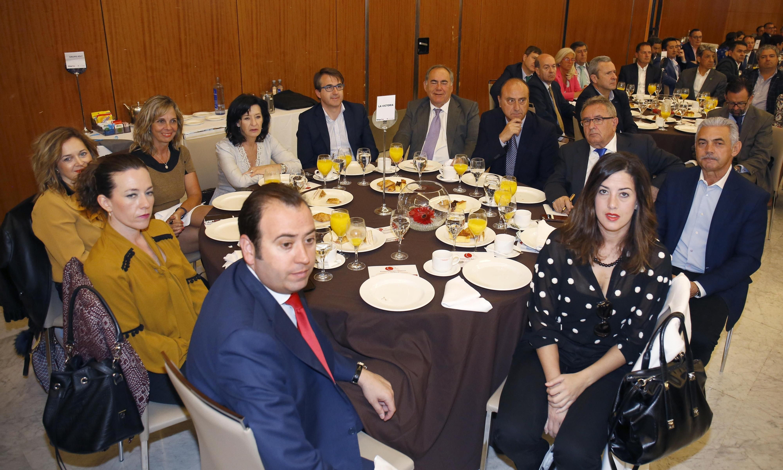 Las imágenes del foro joly con Elías Bendodo