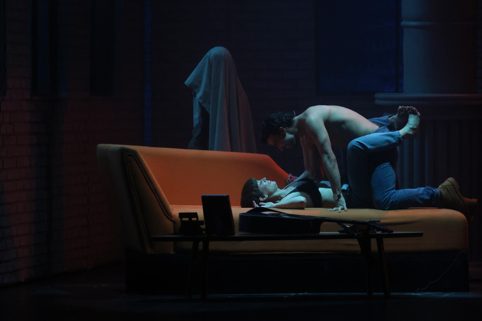 El musical de Ghost en Málaga, con David Bustamante y Ricky Merino, en fotos