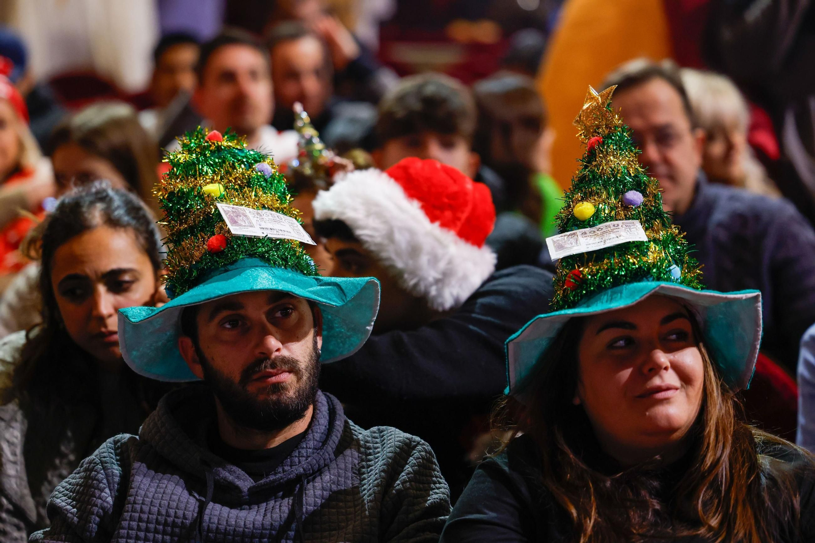 Las imágenes del comienzo del Sorteo Extraordinario de Navidad en el Teatro Real