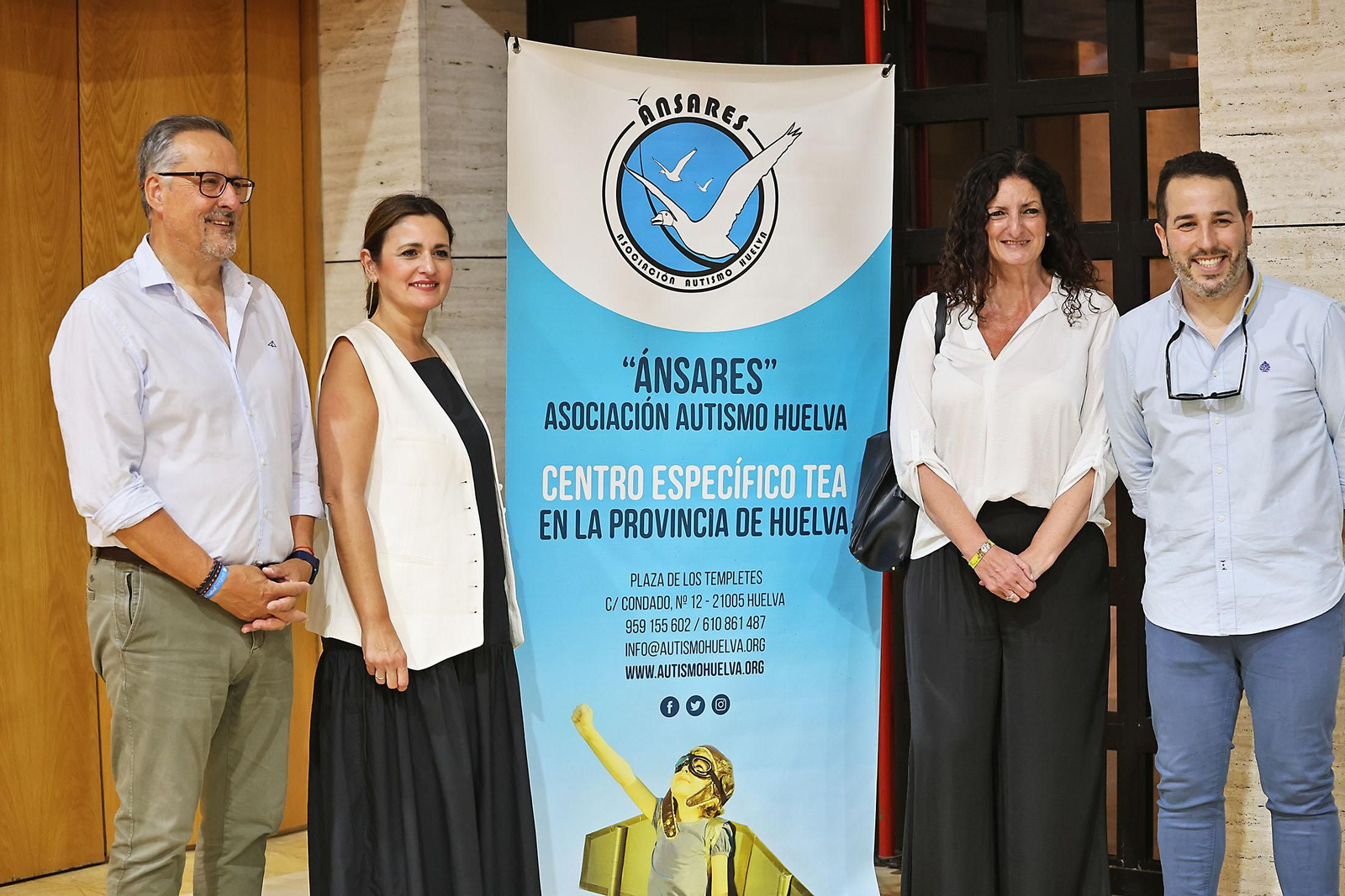 Inauguración de la exposición '25 Años, Infinitas historias auténticas' de Autismo Huelva Ánsares