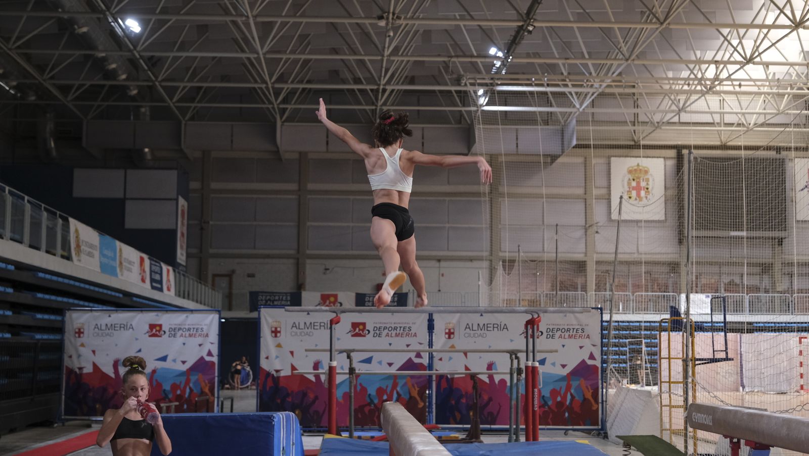 Imágenes de los entrenamientos de los gimnastas almerienses
