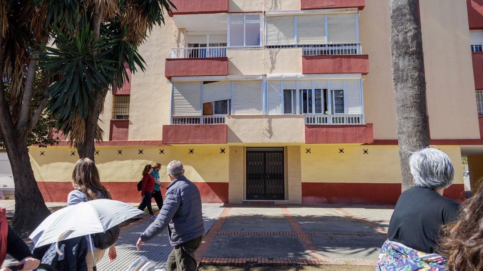 La normalidad volvió este miércoles al barrio tras los violentos hechos vividos este martes por la noche