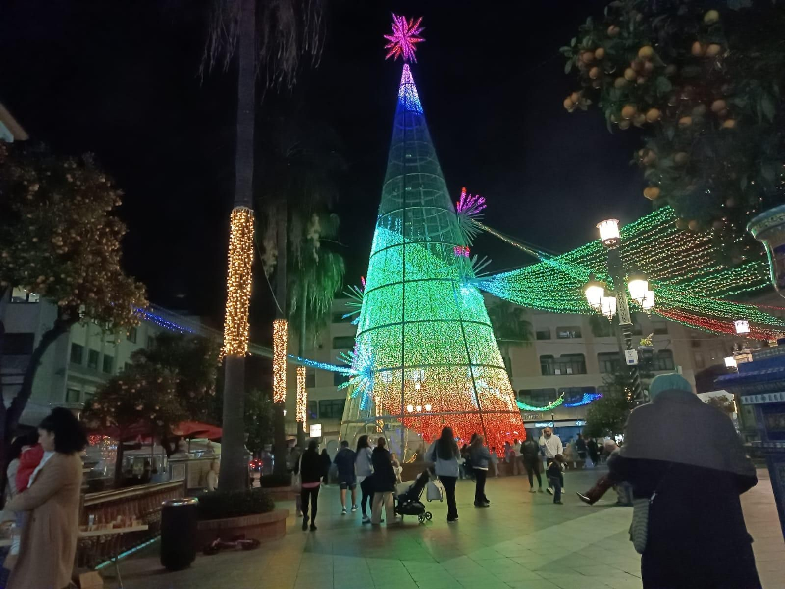 Así brilla Algeciras con su alumbrado navideño Así brilla Algeciras con su alumbrado navideño