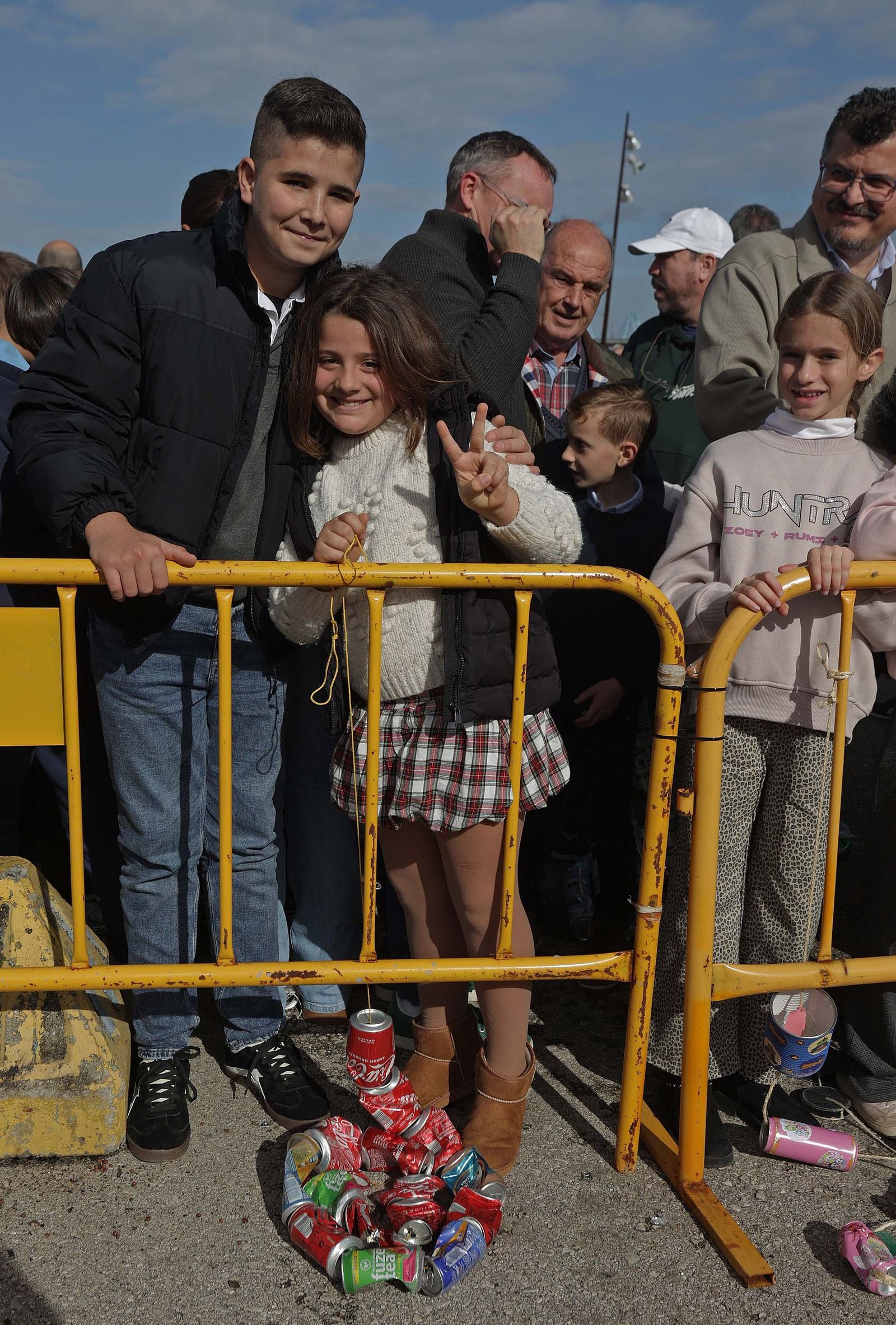 Búscate en el multitudinario arrastre de latas 2026 en Algeciras