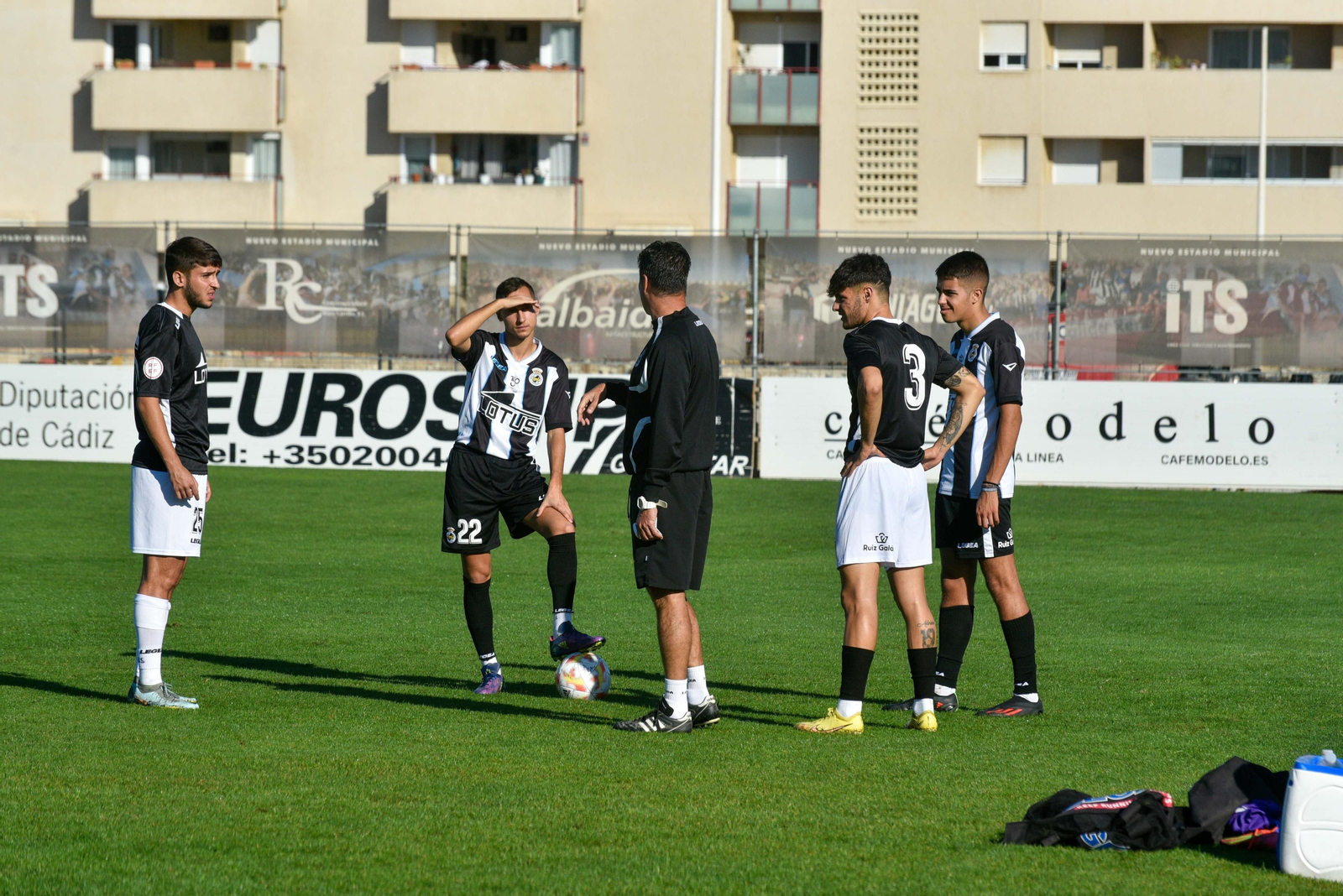 El partidillo de entrenamiento de la Balona, en imágenes
