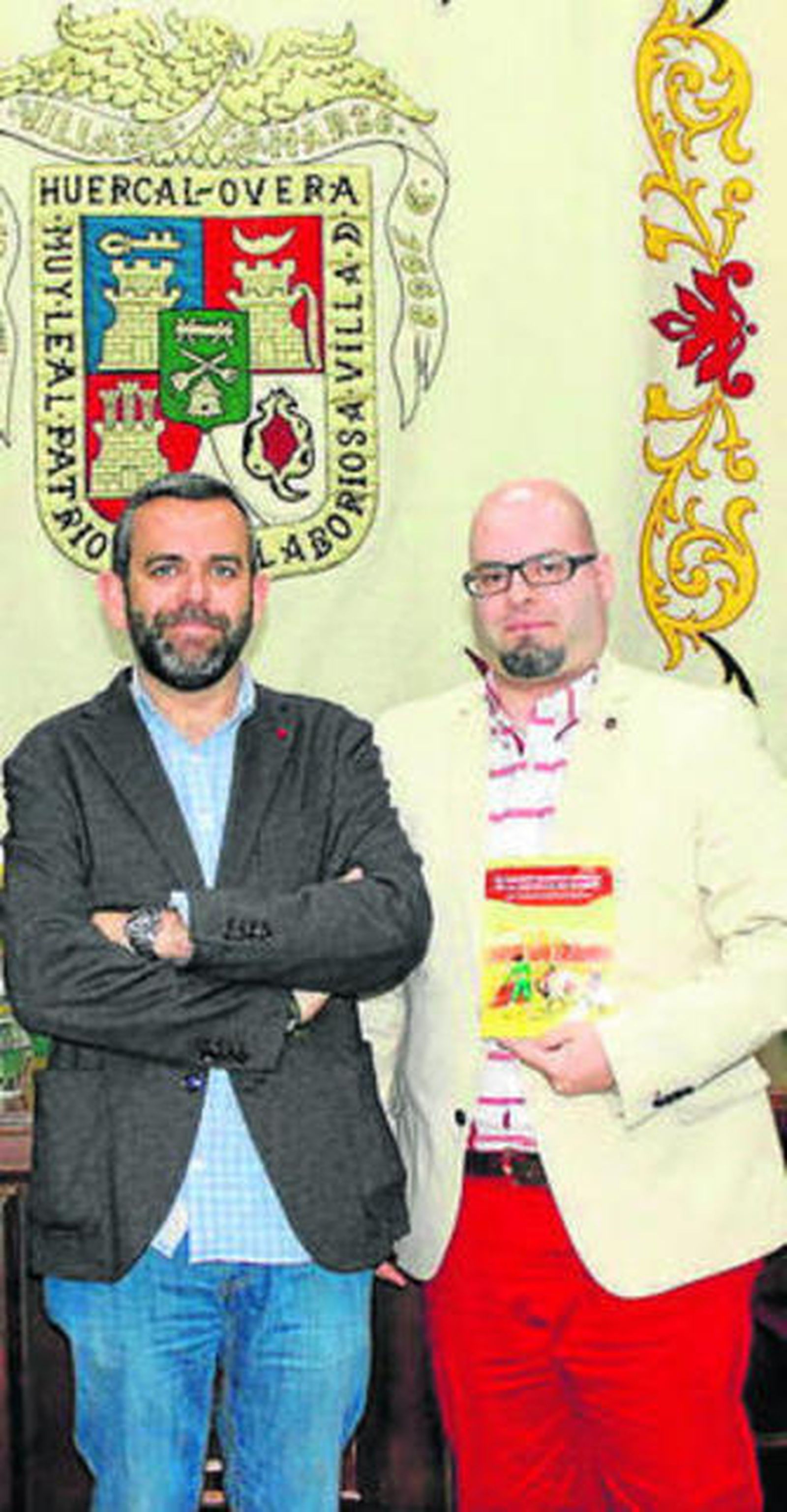 El autor con el edil de Cultura.