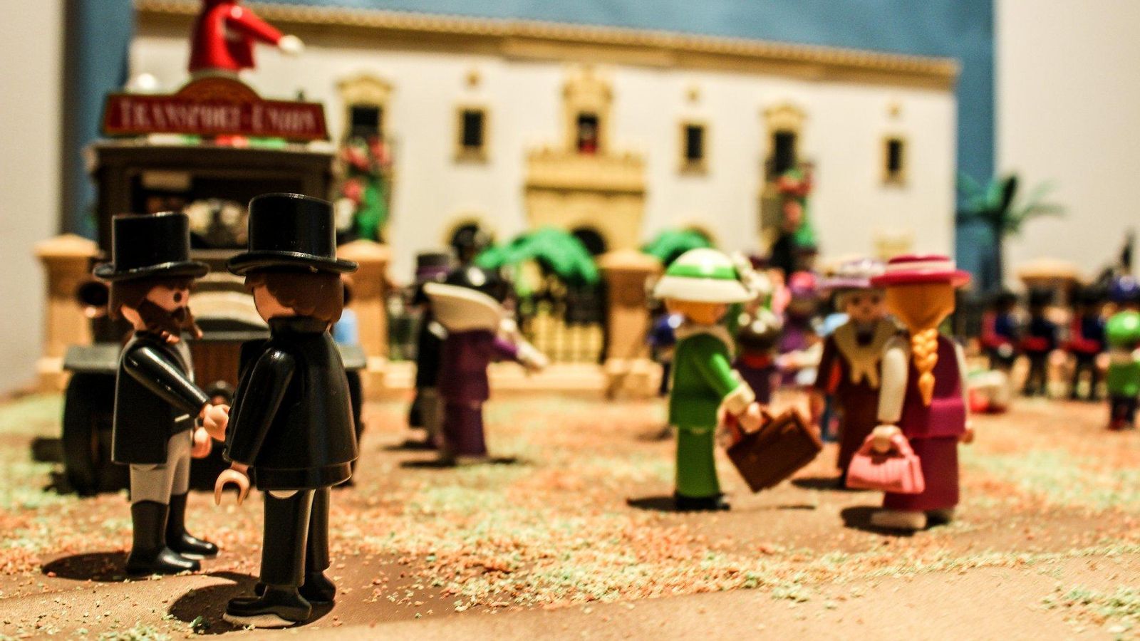 El pasado y el presente de Sevilla queda reflejado en 12 dioramas.