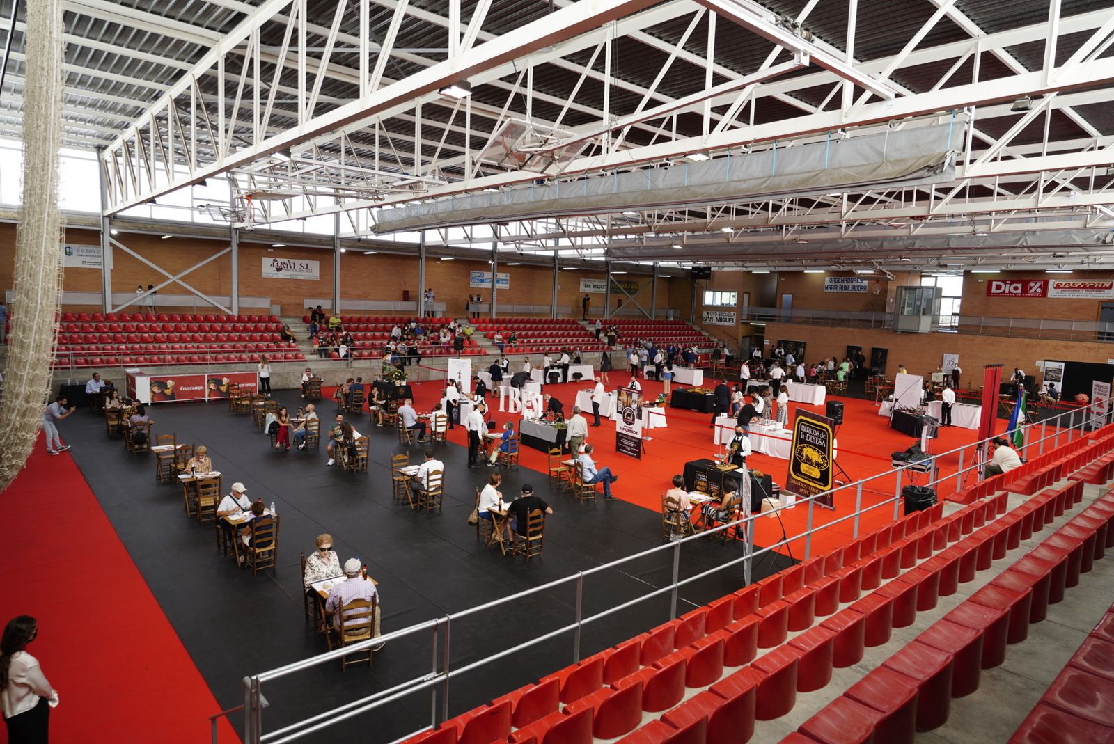 La última jornada de la Feria del Jamón de Villanueva de Córdoba, en fotografías