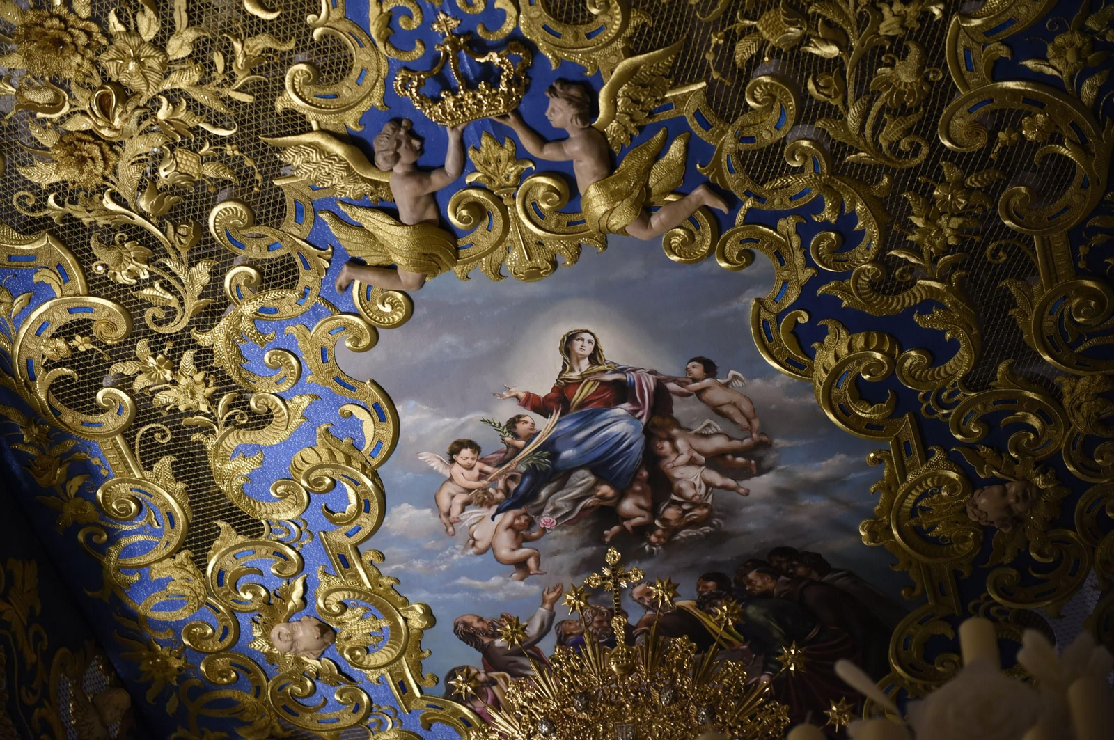 Techo del palio de la Virgen de los Ángeles.