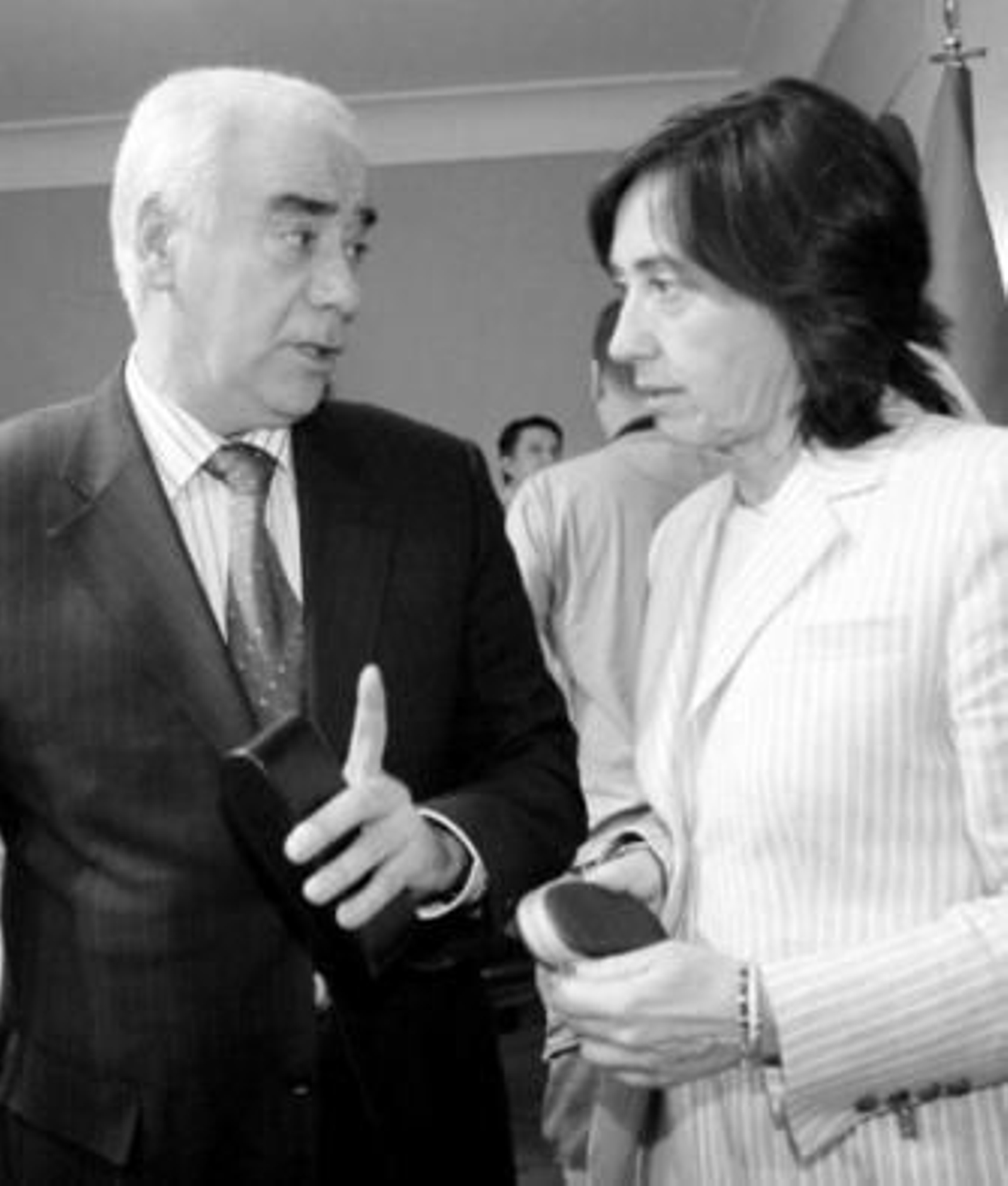 Luciano Alonso y Rosa Aguilar, tras la reunión mantenida ayer.