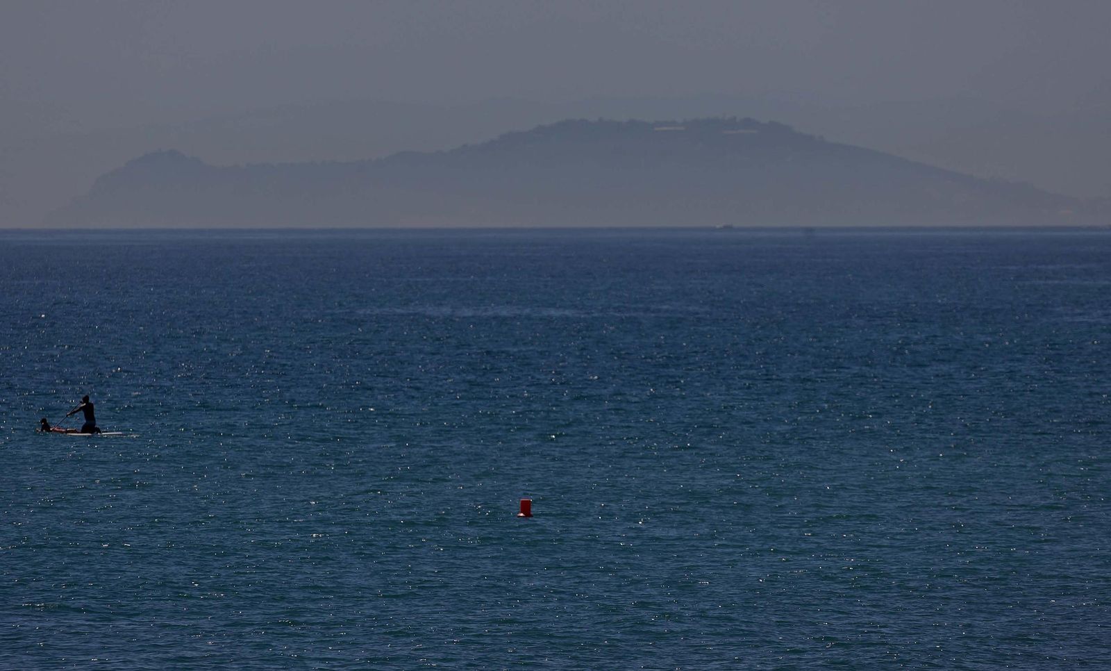 Fotos del domingo en la playa de Levante de La Línea