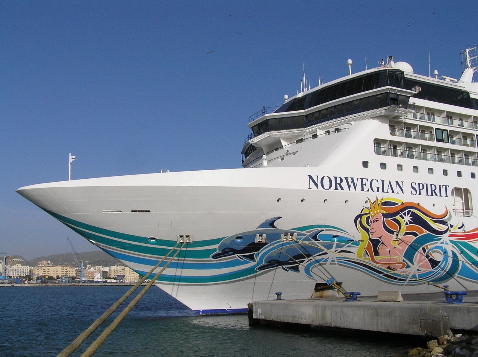 El buque ‘Norwegian Spirit’ que iniciará su temporada crucerística el próximo viernes.