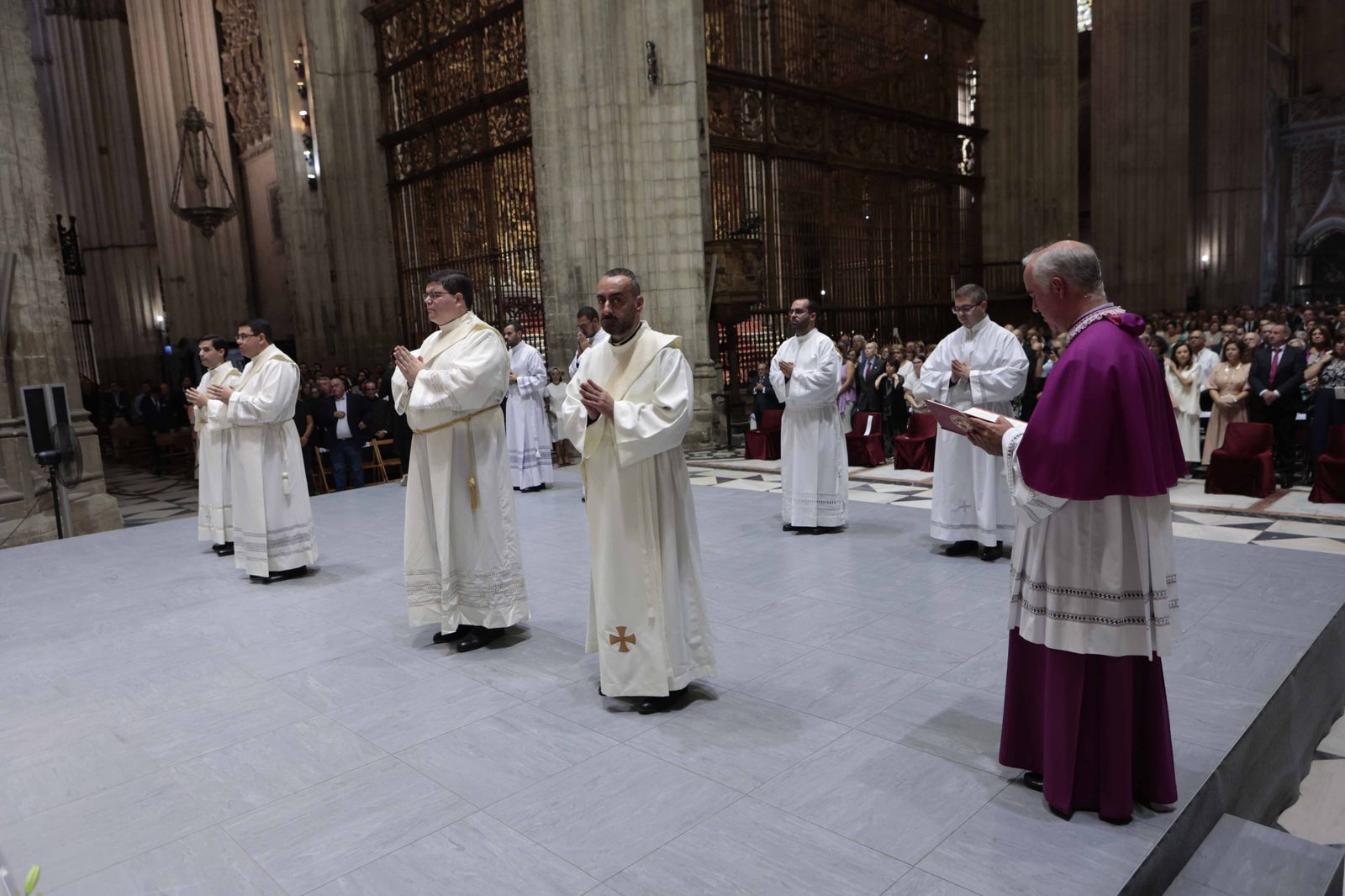 La ceremonia de ordenación conjunta de diáconos y sacerdotes en imágenes