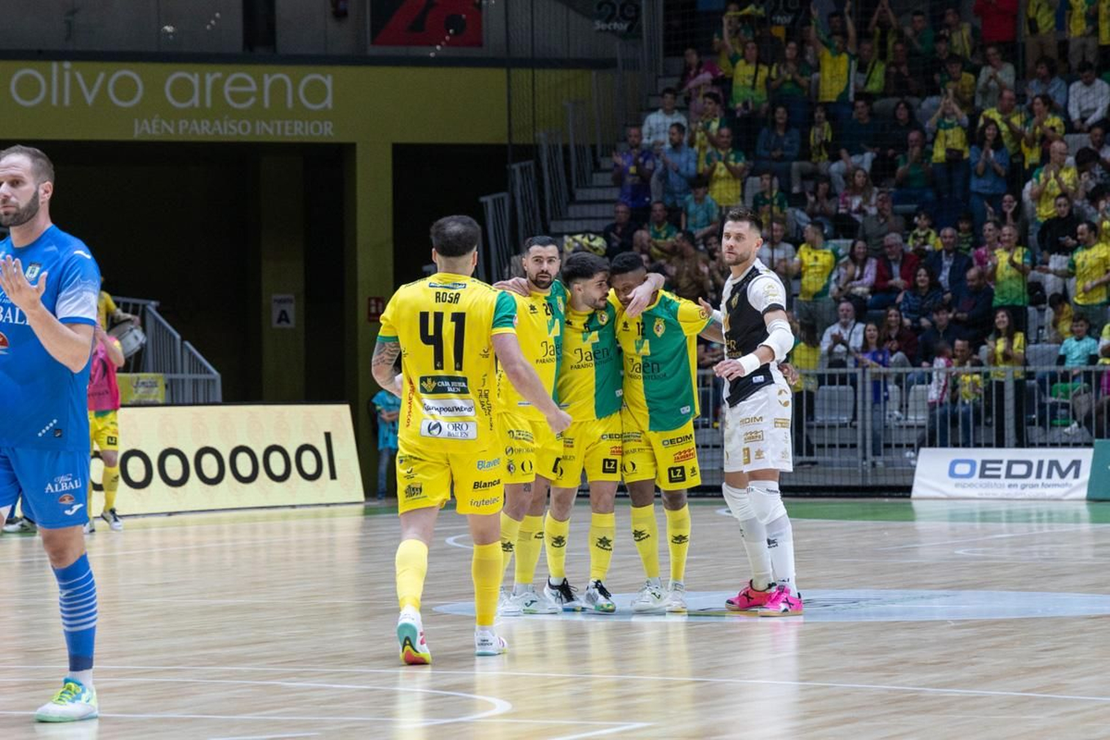 La goleada del Jaén Paraíso Interior FS ante el Viña Albali Valdepeñas, en imágenes