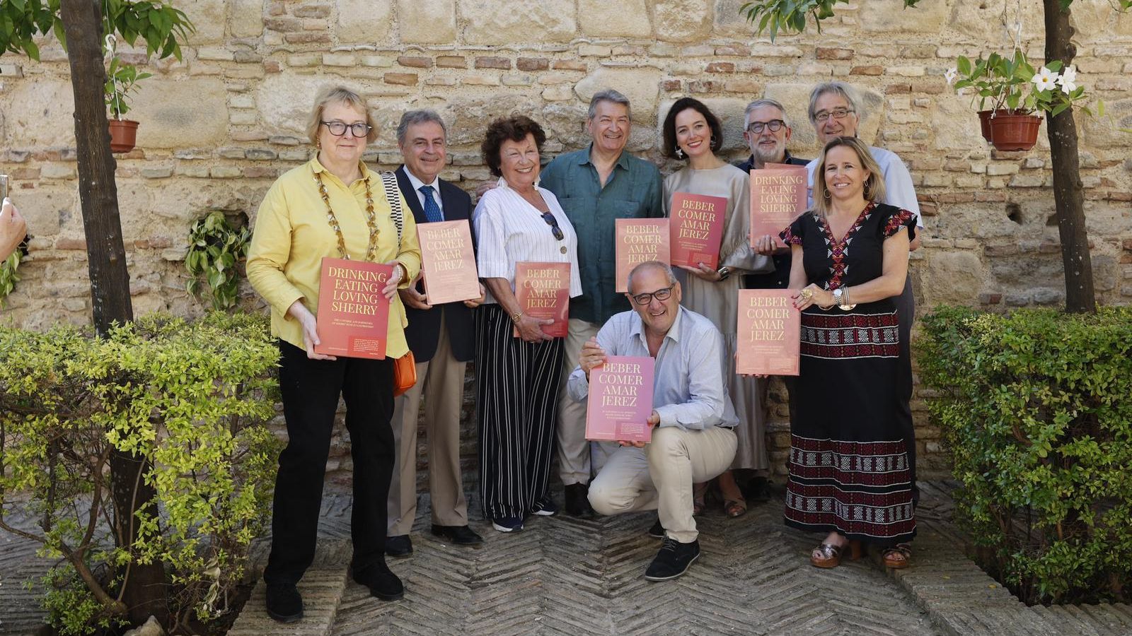 Presentación del libro 'Beber, Comer, Amar Jerez' en el marco de Vinoble. Presentación del libro 'Beber, Comer, Amar Jerez' en el marco de Vinoble.