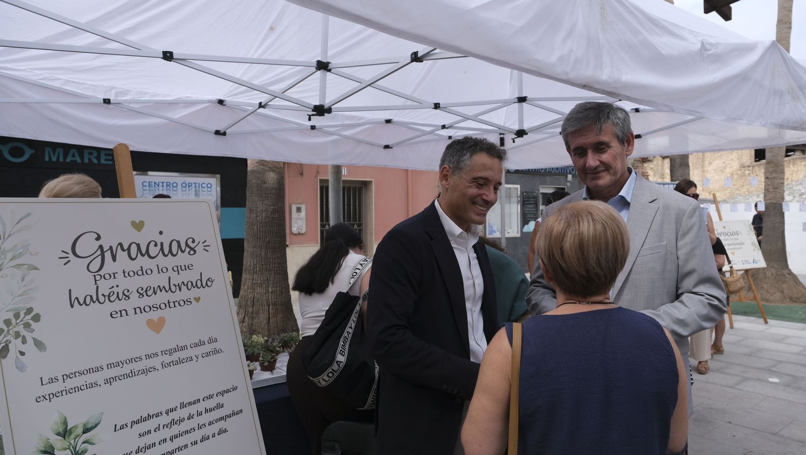 El Día de las Personas de Edad en Adra, organizado por el Ayuntamiento y Clece, en imágenes