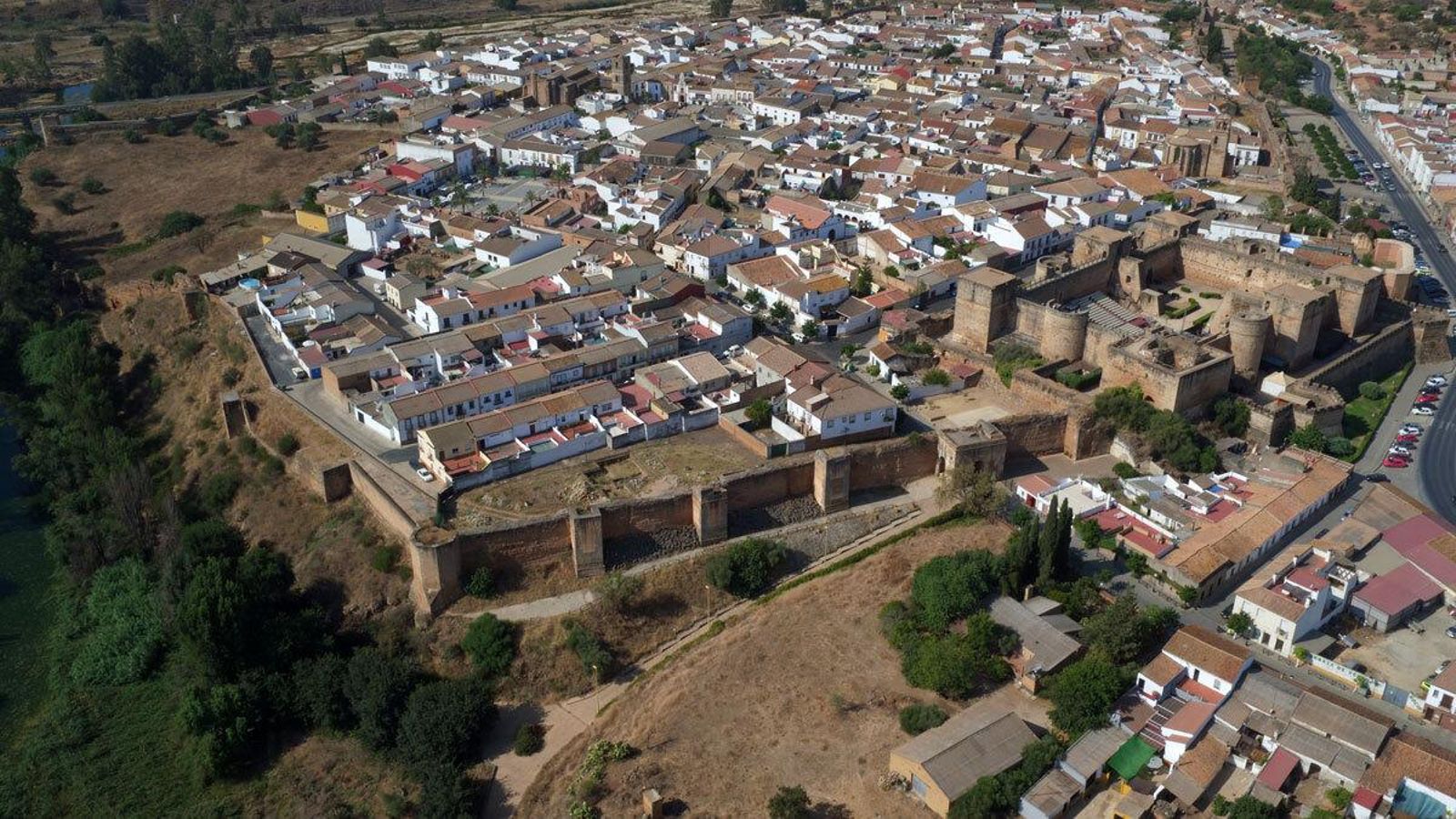 Castillo de Niebla y recinto amurallado
