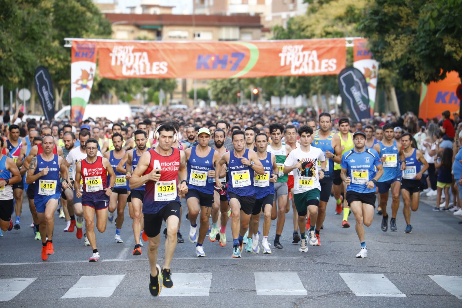 Las mejores fotografías de la Nocturna Trotacalles de Córdoba