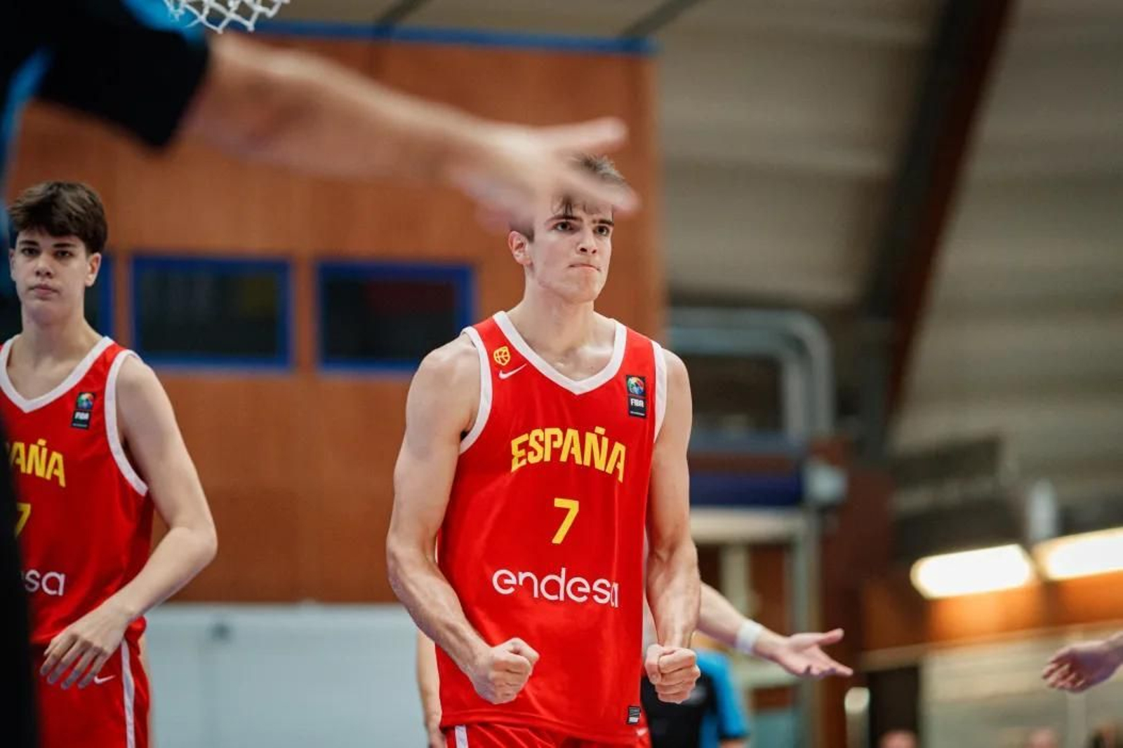 Día aciago de Mario Saint-Supéry en otra debacle de España en el Europeo sub 18