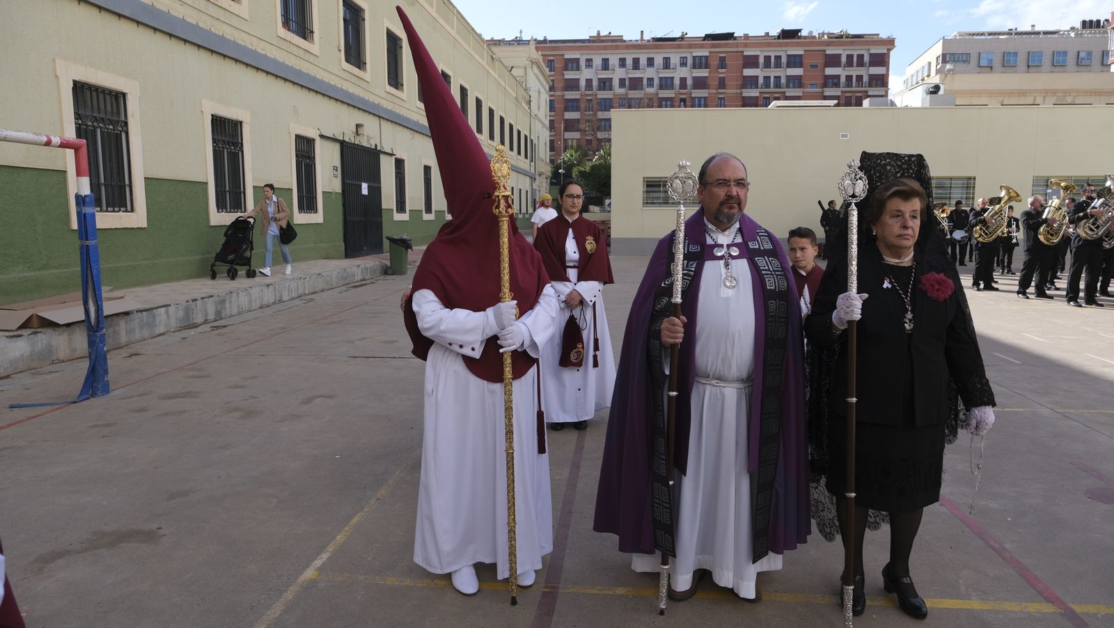 Fotogalería de la procesión de Coronación. Semana Santa Almería 2022.