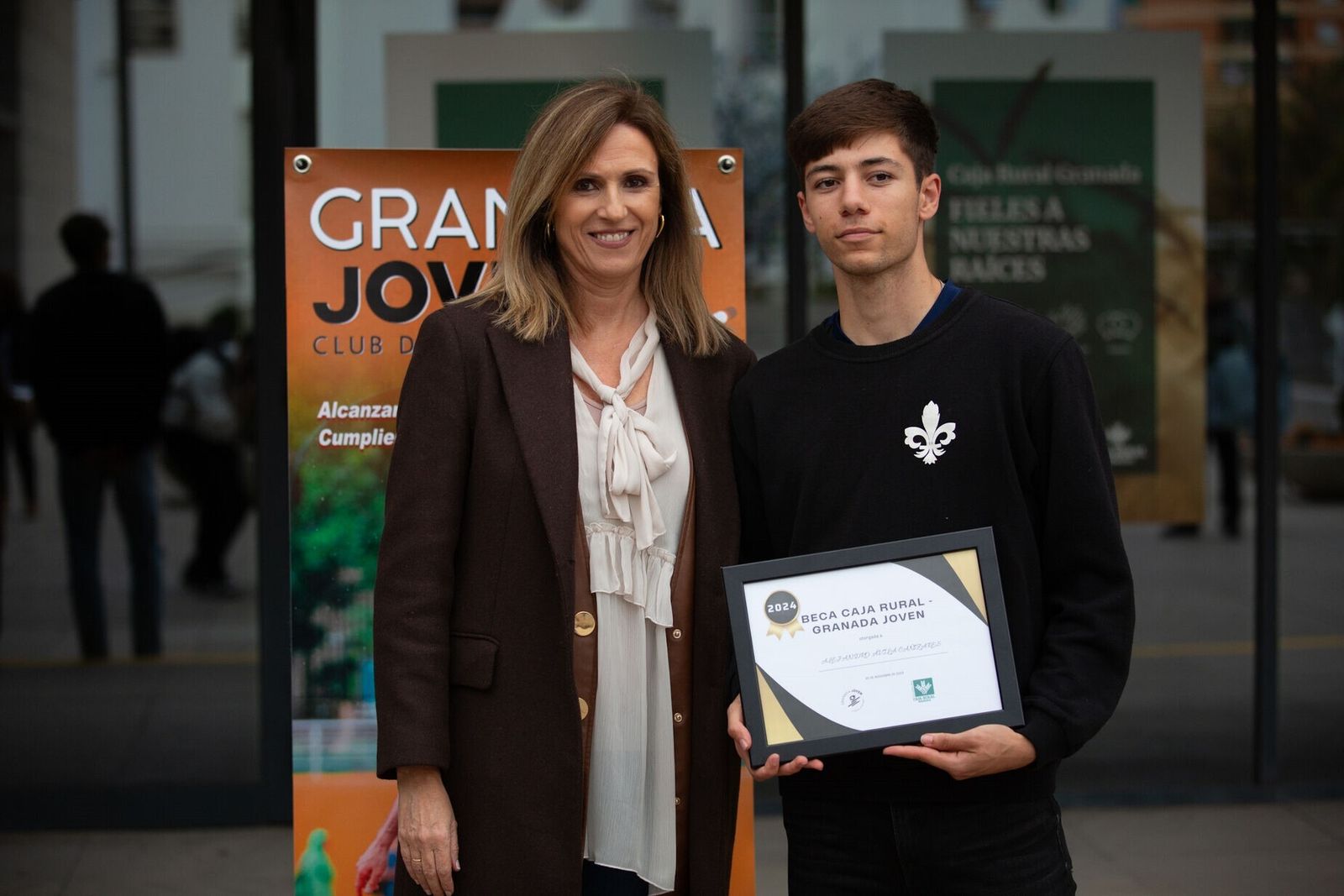 La entrega de las becas del Granada Joven en imágenes