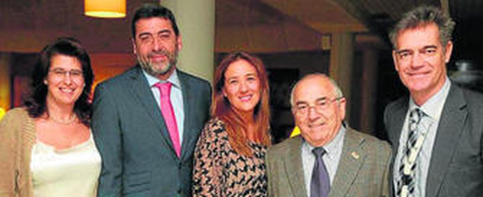 Gabriela Estévez, Luis Cordero (gerente Antares), Fátima Montelongo, Pepe Caro (fundador Asedown y adjunto a la gerencia) y Gonzalo de Haza.