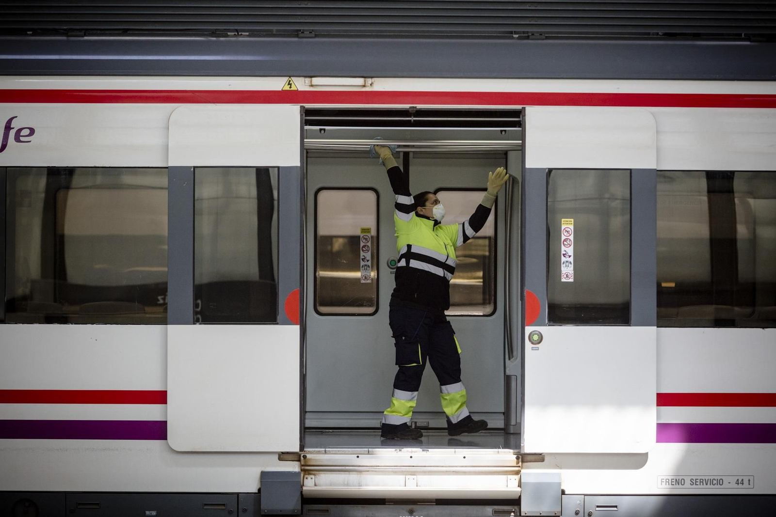 Los servicios de limpieza en la estación se han reforzado.