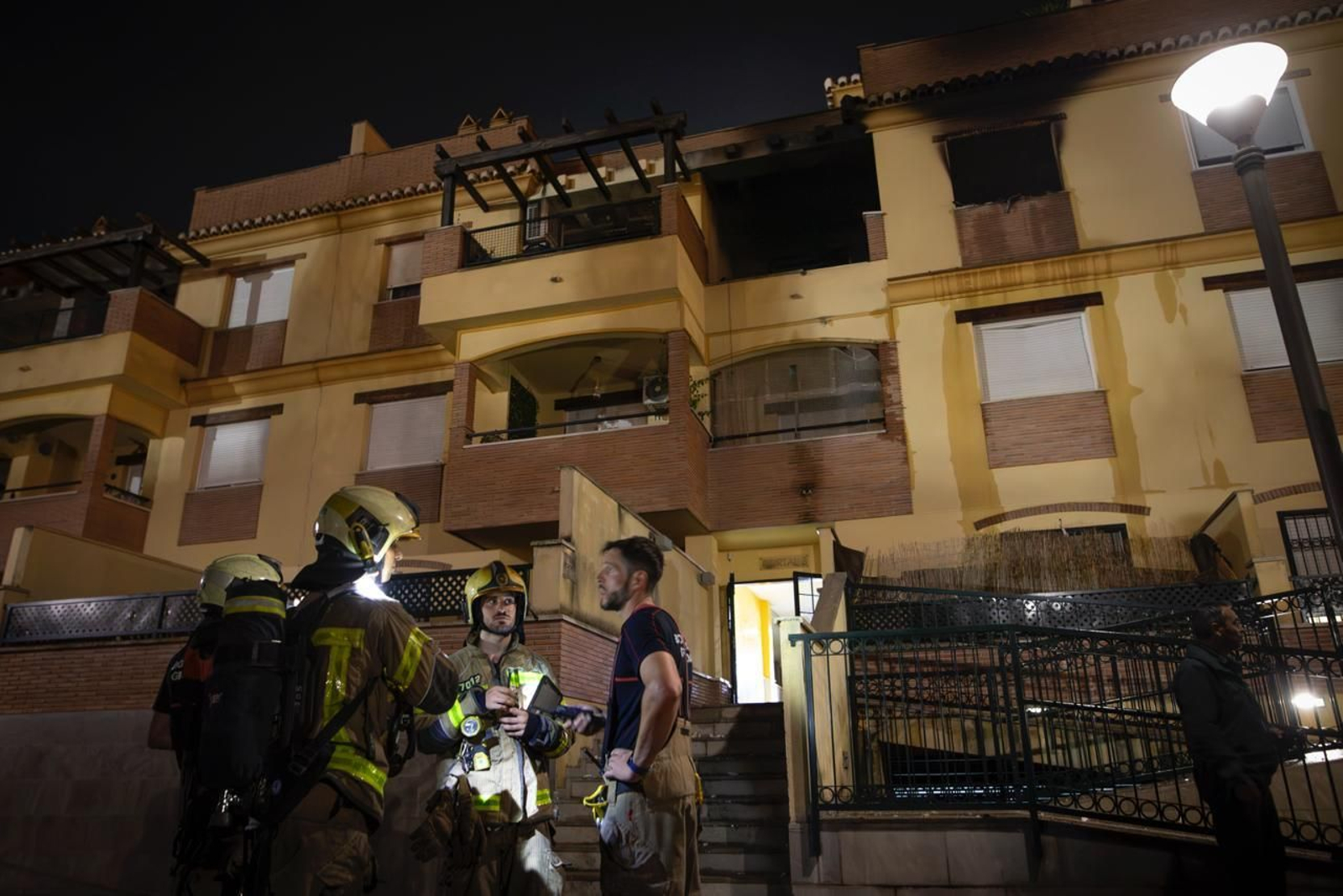 Susto en Atarfe: las imágenes del operativo tras la explosión de gas en una vivienda