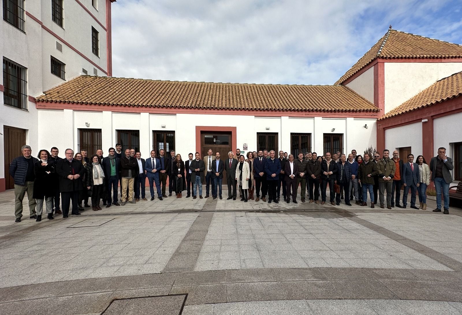 Vecinos y pymes de 68 localidades ahorran en la factura de la luz por las plantas fotovoltaicas instaladas en cubiertas municipales