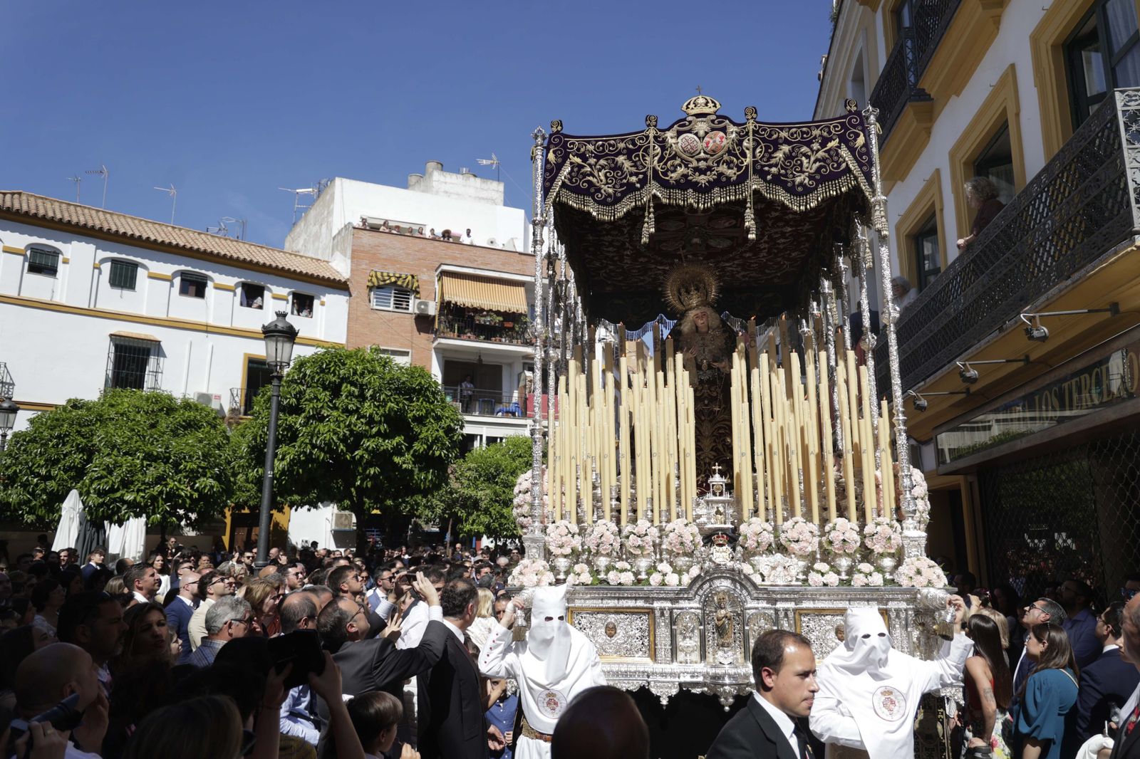 La salida de la Hermandad de la Sagrada Cena en imágenes
