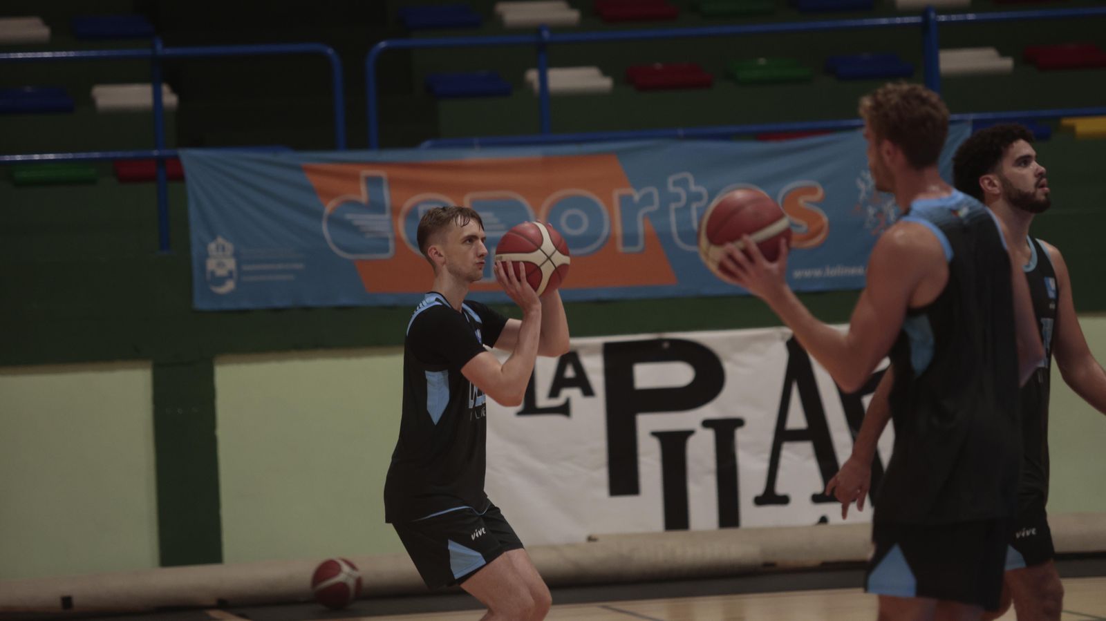 Las fotos del entrenamiento del ULB en el pabellón de la Línea