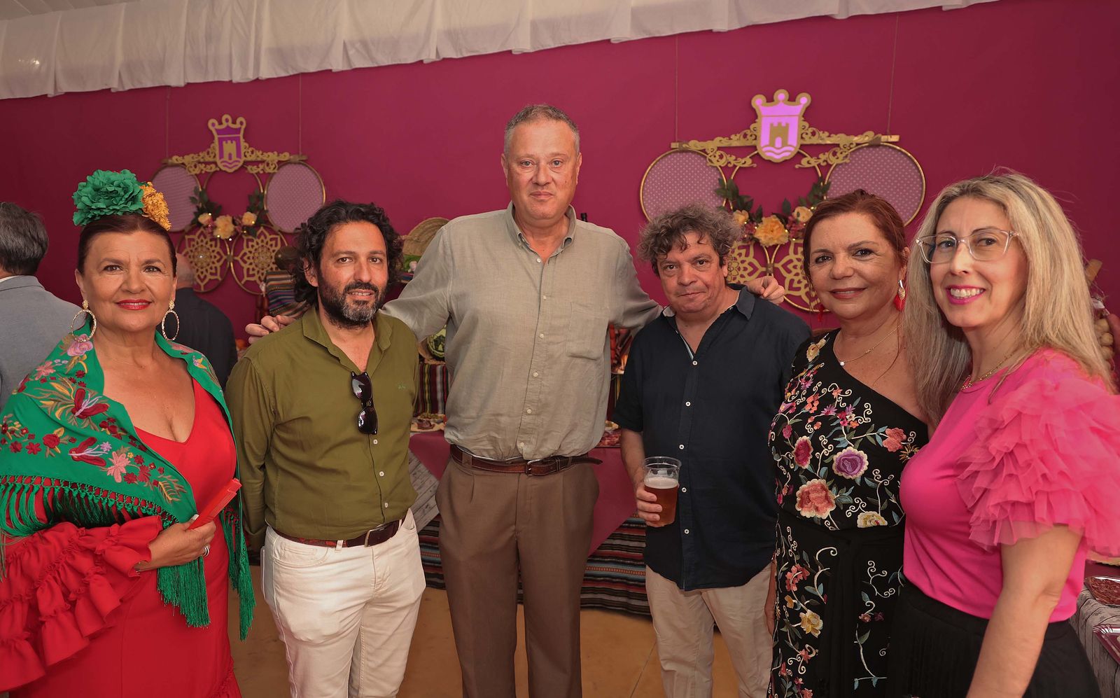 Imágenes de la copa de autoridades y medios de comunicación en la caseta municipal de la Feria Real de Algeciras 2024