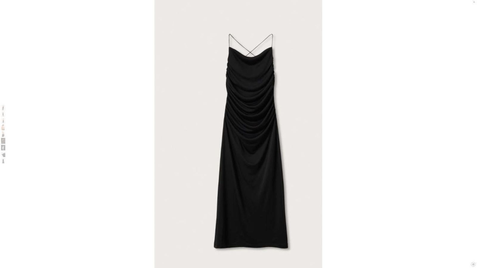 Vestido negro de Mango.