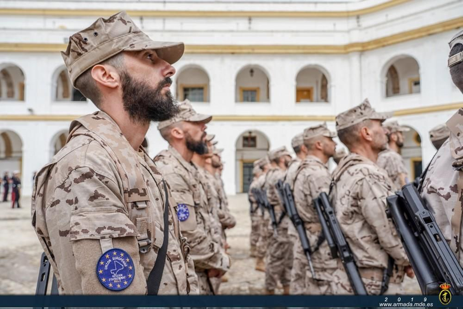 Las imágenes del recibimiento a los infantes de Marina de Mali